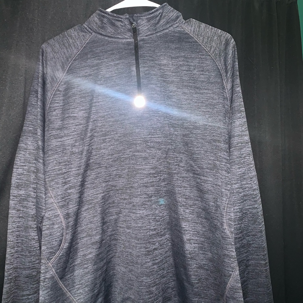 Lightweight fleece quarter-zip